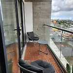 Downtown Apartment With Balcony City View, Gym & Lounge