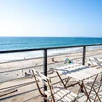 Cozy Beachfront 1 Bdr Apt
