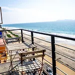Cozy Beachfront 1 Bdr Apt