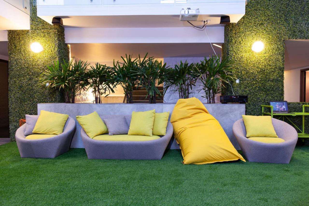 Eazy Living Rio Apartment
