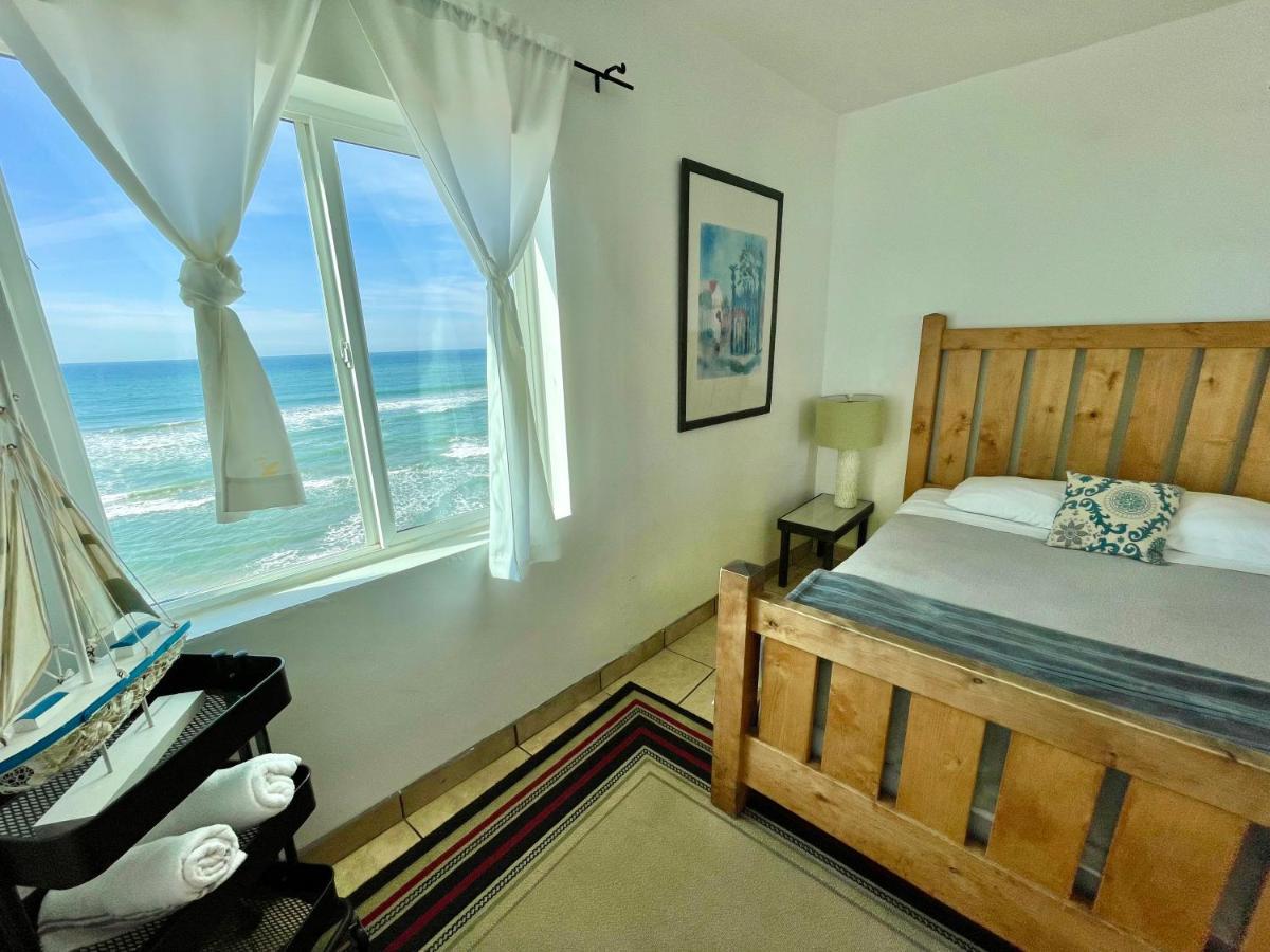 Cozy Beachfront 1 Bdr *