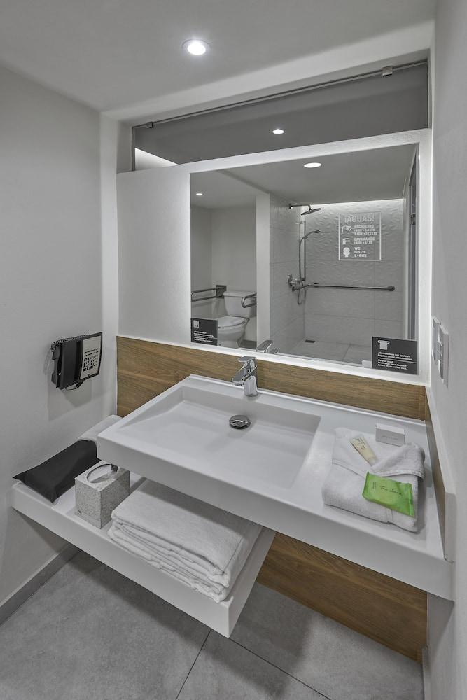 Hotel Express By Marriott 4*