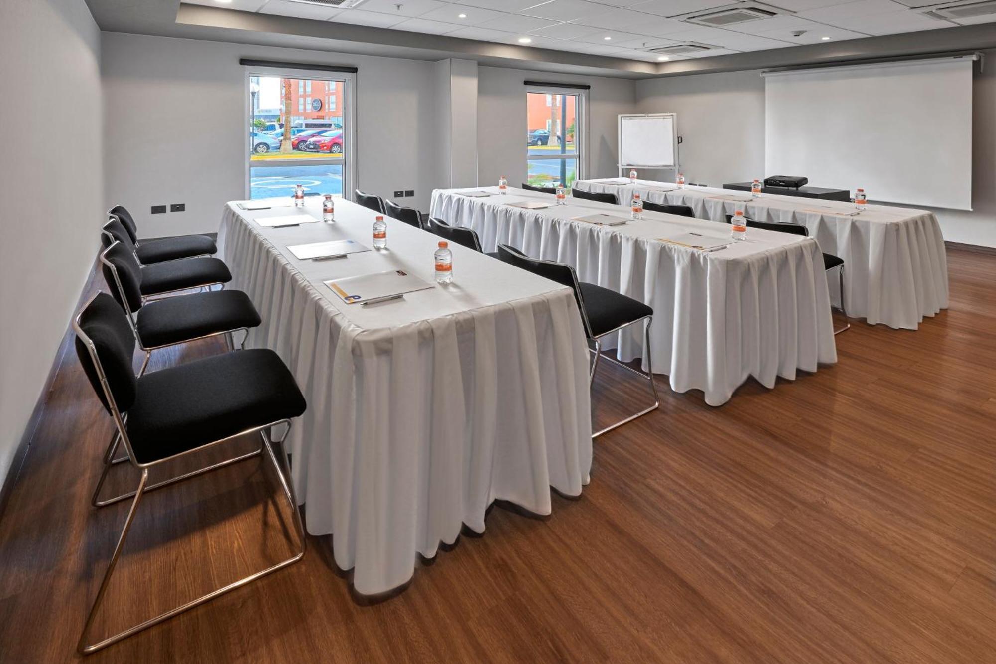 Express By Marriott Otay 4*
