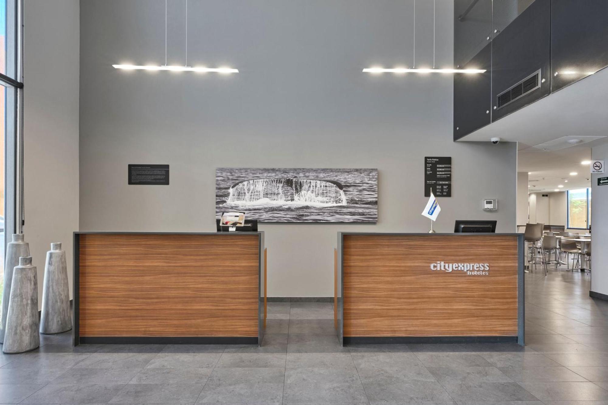 Hotel Express By Marriott Otay 4*