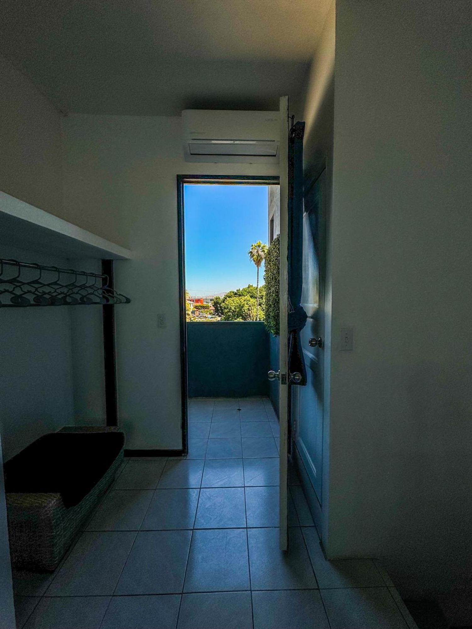 D1 Hermoso Privado * Tijuana