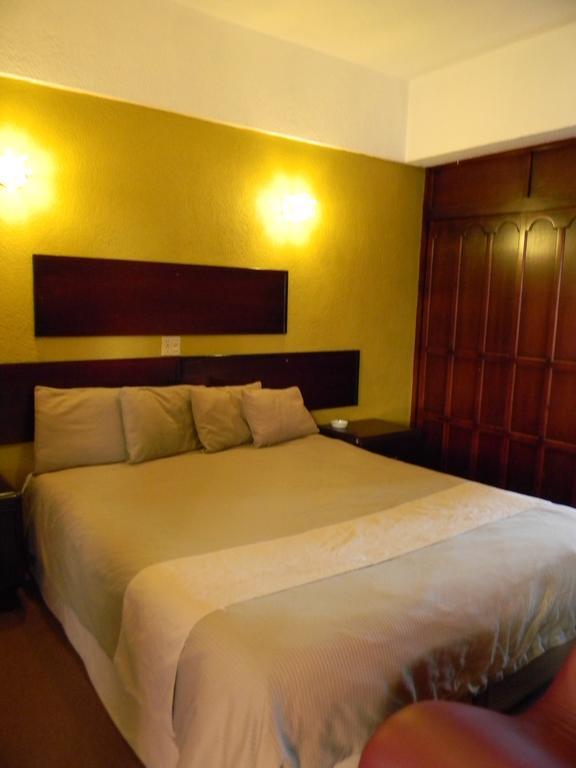Hotel del amor Grand Guaycura 2*
