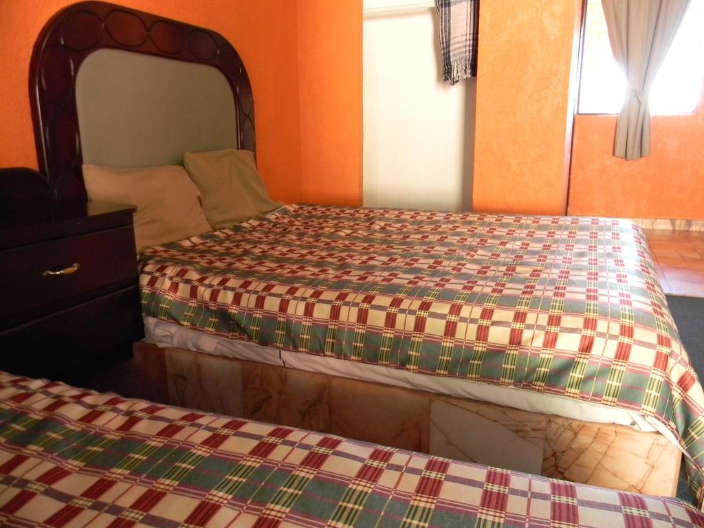 Hotel del amor Grand Guaycura 2*