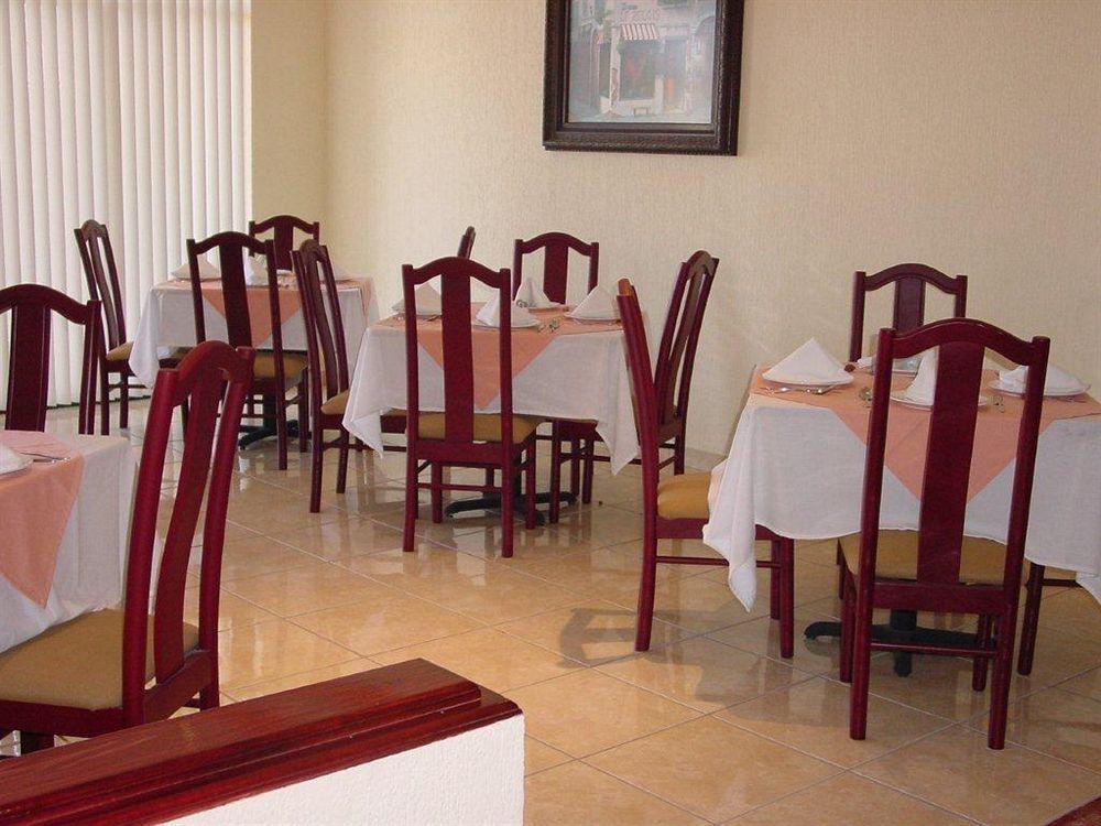 Principado Aeropuerto Hotel 3*