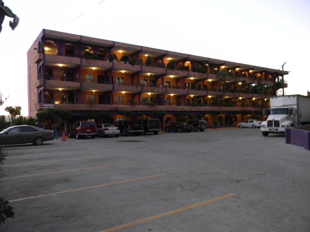 Hotel del amor Grand Guaycura 2*