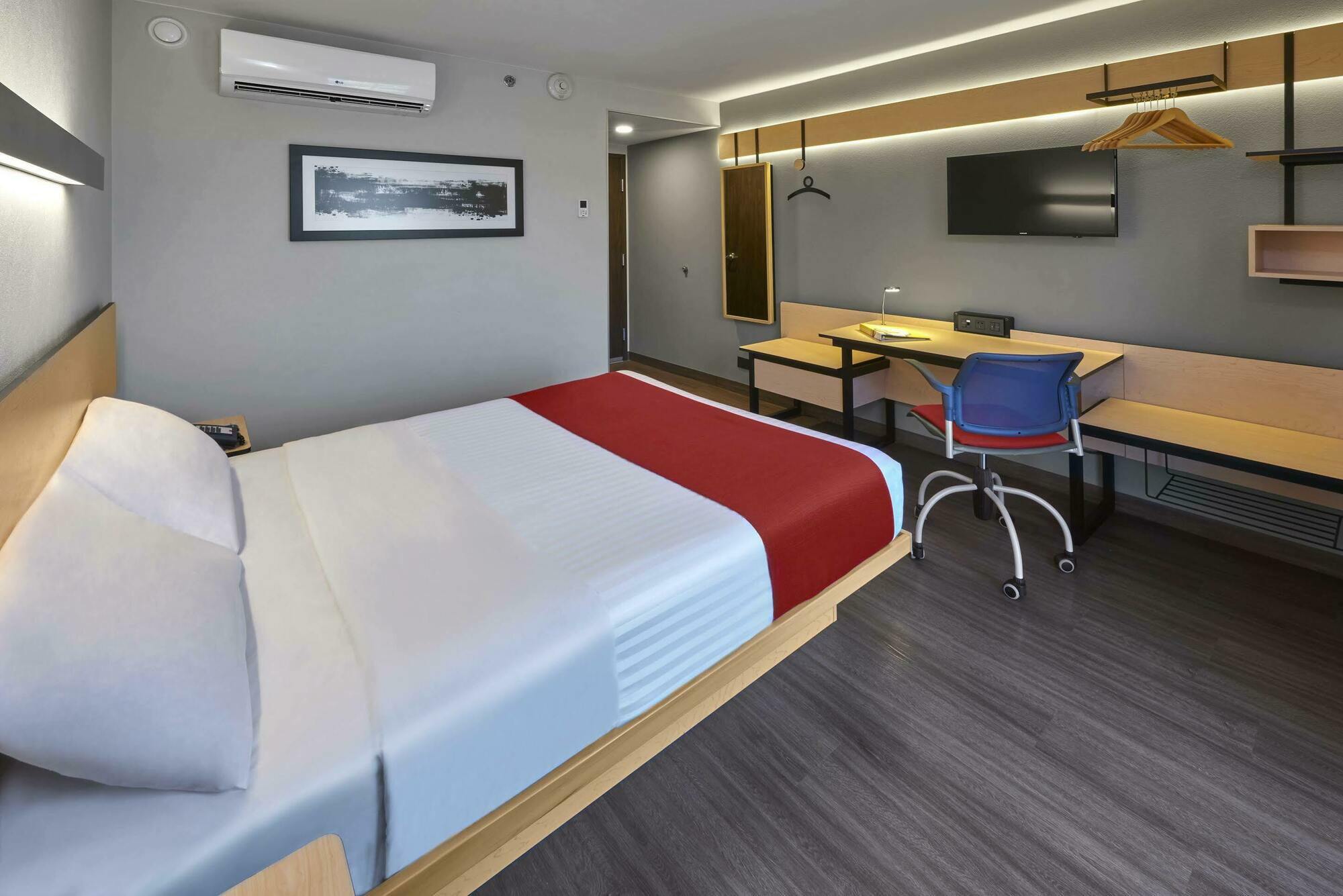 Express By Marriott Hotel 4*