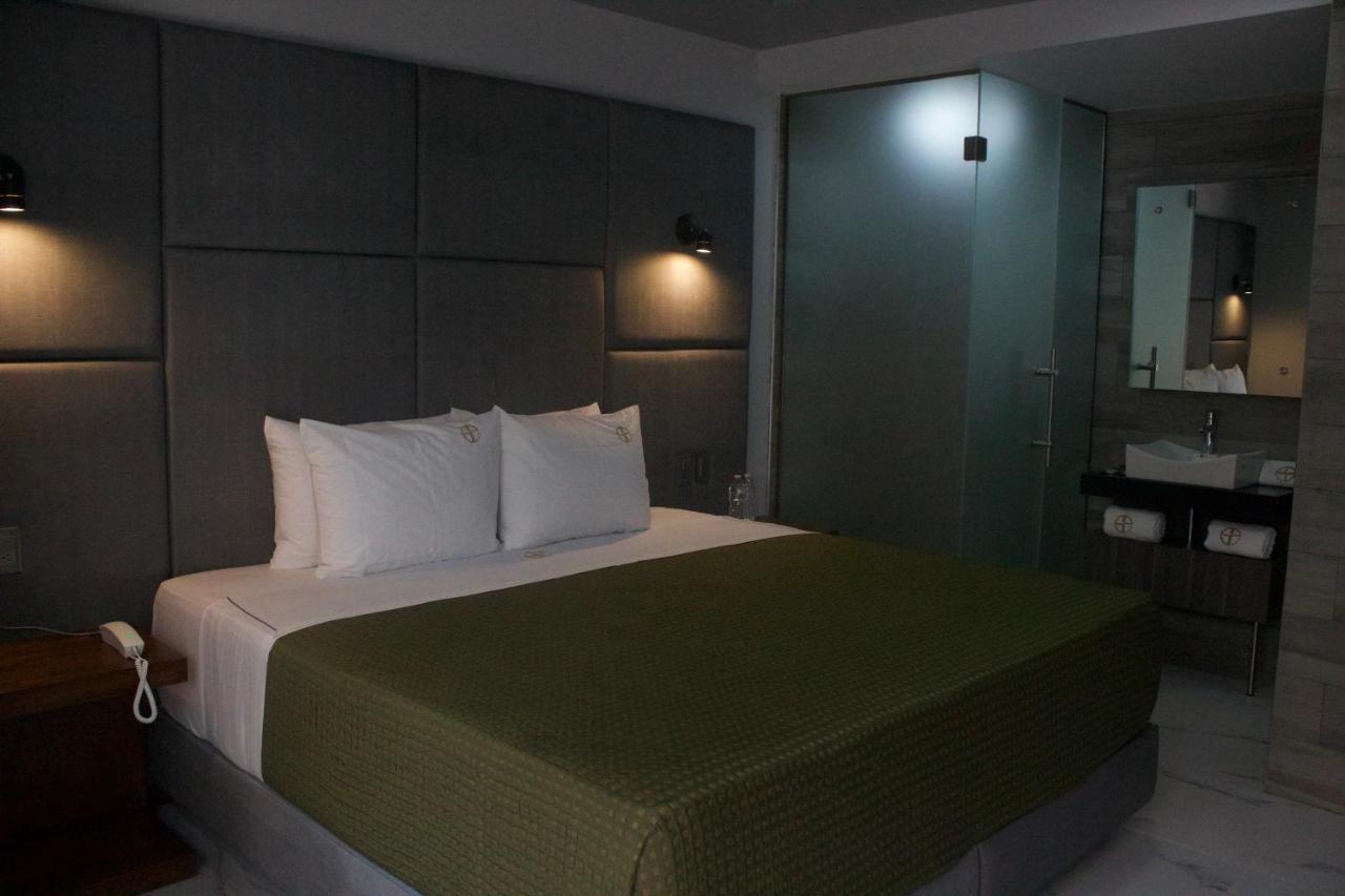 Grand One Plaza Hotel