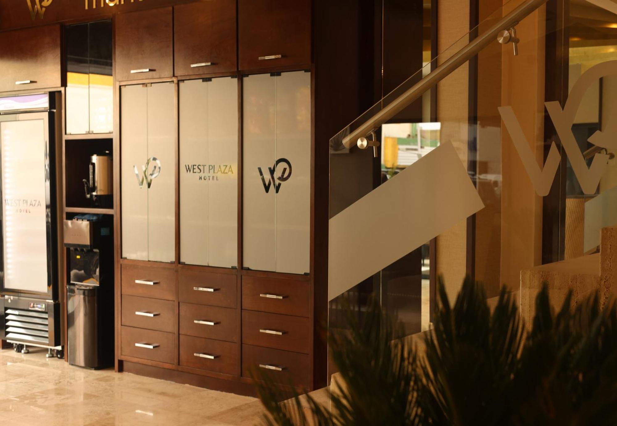 West Plaza Hotel Tijuana