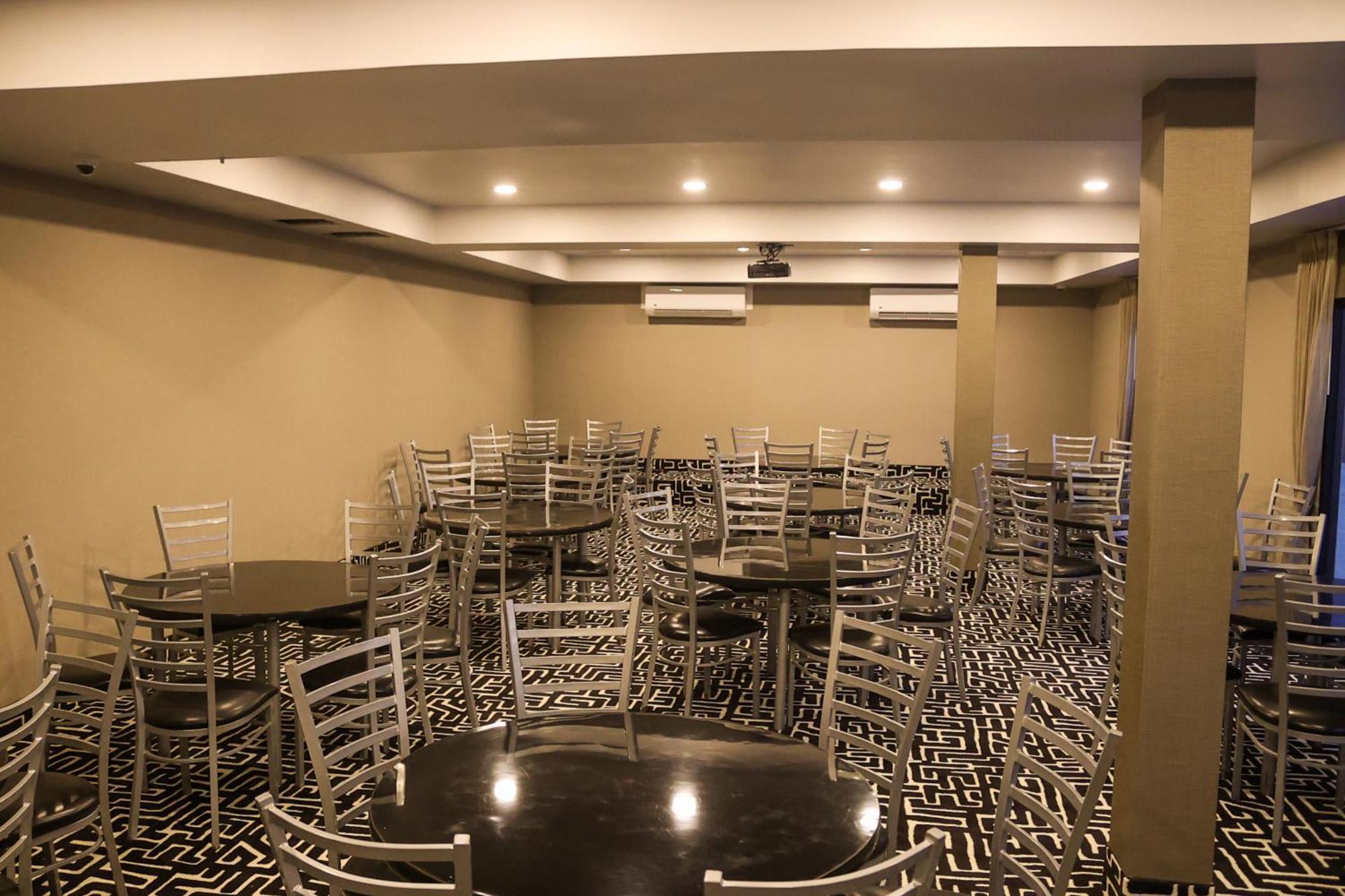 Hotel West Plaza