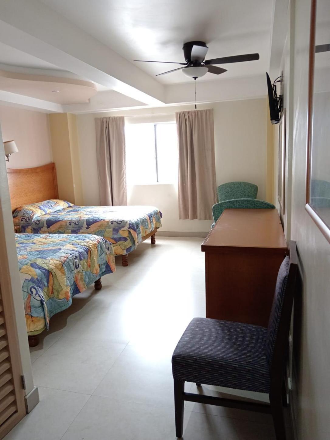 Hotel De Santiago 4*